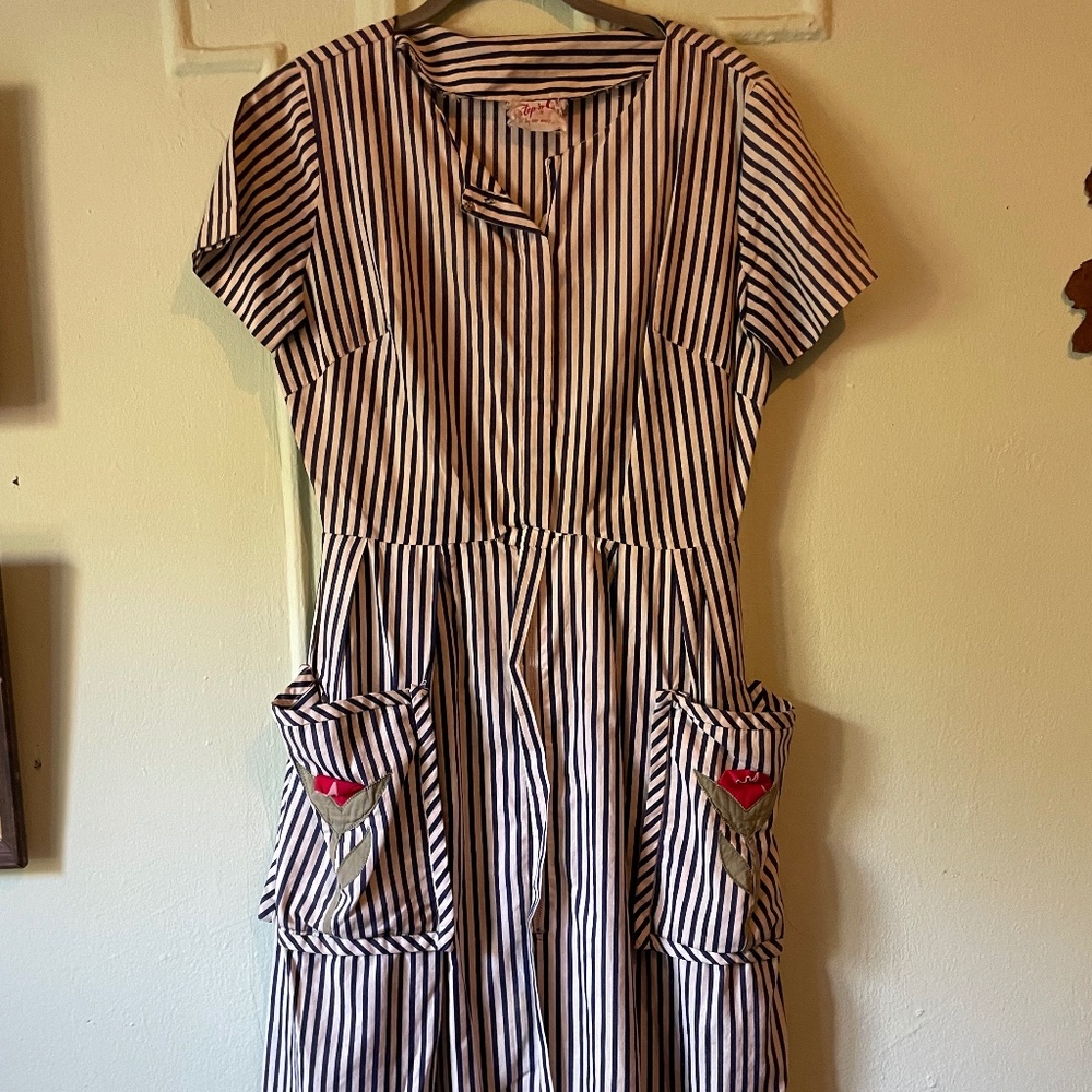 Step and go Kay Whitney dress